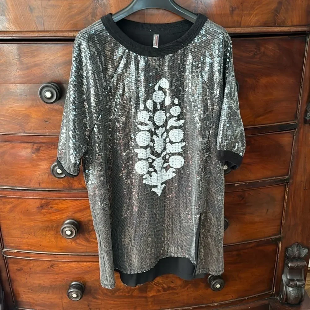 Free People Sequin Run Off TeeSize XS